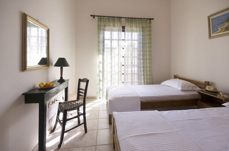 Dim Art Traditional Villa
