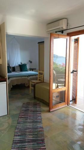 Hostal Villa Athena