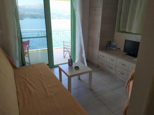 Apartment Meganisi Blue 2 On The Beach