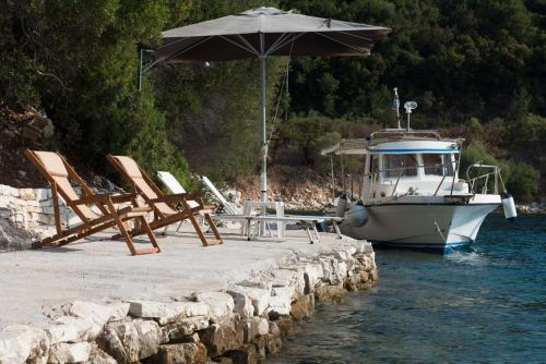 Apartment Meganisi Blue 2 On The Beach