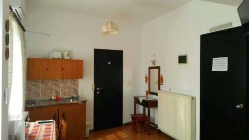 Kostas Studios Apartments
