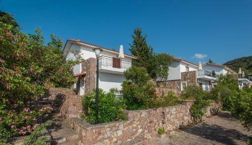 Delfinia Hotel & Bungalows