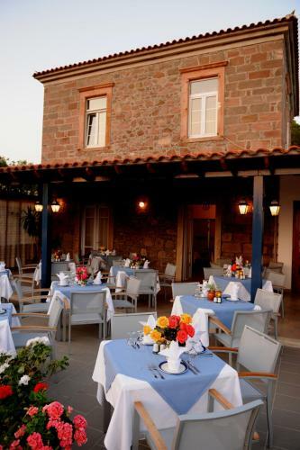 Delfinia Hotel & Bungalows