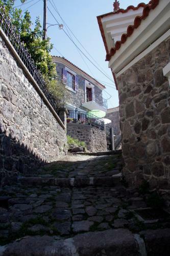 Nianthi Apartments