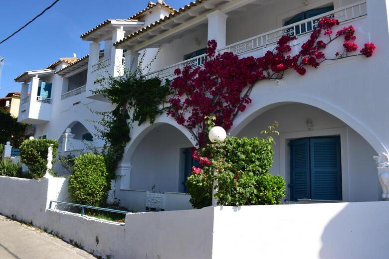 Kalimera Studios And Apartments