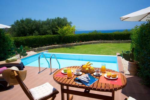 Mousata Villa Sleeps 2 Pool Wifi