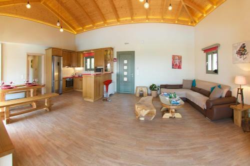 Mousata Villa Sleeps 6 Pool Wifi
