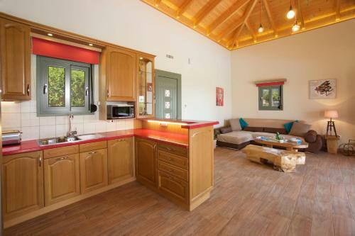 Mousata Villa Sleeps 6 Pool Wifi