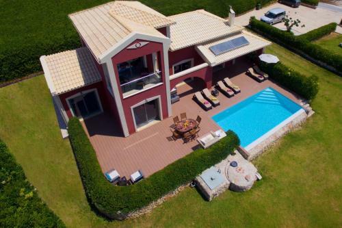 Mousata Villa Sleeps 6 Pool Wifi