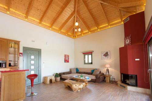 Mousata Villa Sleeps 6 Pool Wifi