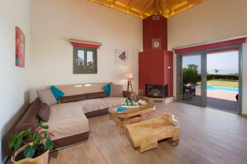 Mousata Villa Sleeps 6 Pool Wifi