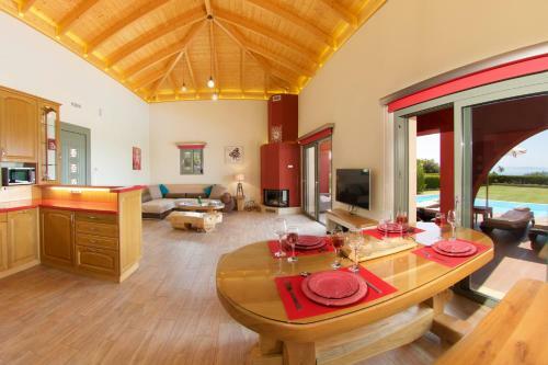 Mousata Villa Sleeps 6 Pool Wifi