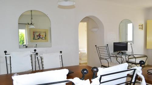 Palm Tree Mykonos Suite