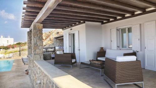 Mykonos Villa Sleeps 16 Pool Air Con