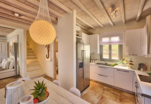 Mykonos Villa Sleeps 9 Pool T478487