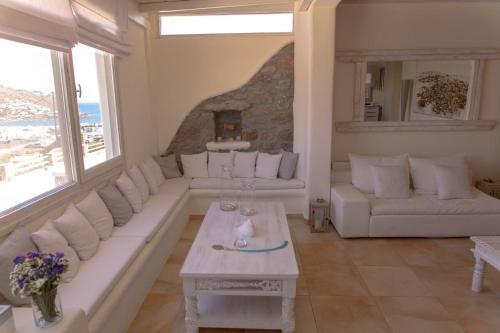 Mykonos Villa Sleeps 9 Pool T478487