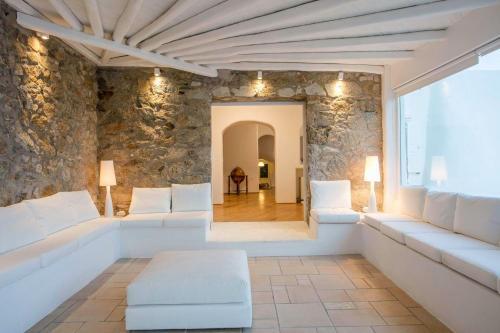 Mykonos Villa Sleeps 14 Pool Air Con