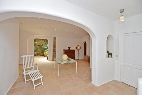 Mykonos Villa Sleeps 14 Pool Air Con