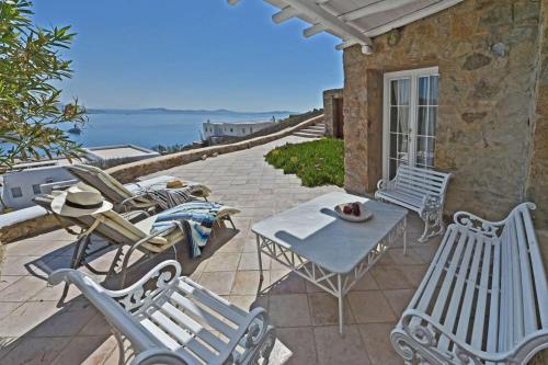 Mykonos Villa Sleeps 14 Pool Air Con