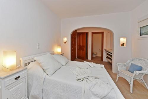 Mykonos Villa Sleeps 14 Pool Air Con