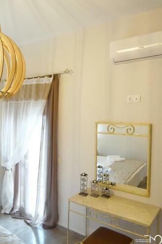 Ariadne & Theseus Apartments