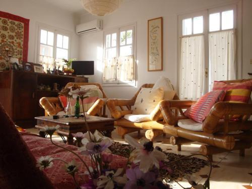 Naxos Art House