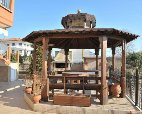 Amaranthos Apartments