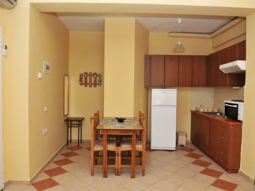 Amaranthos Apartments