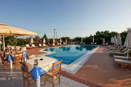 Hostal Sunset Studios & Apartments