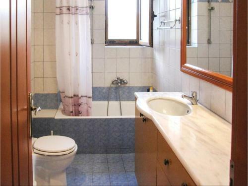 Three-bedroom Apartment In Kyparissia