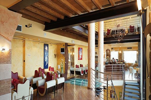 Art And Hotel