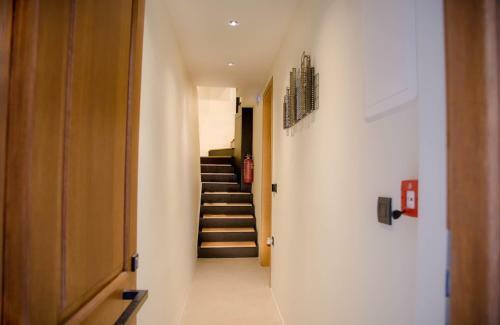 Hostal Portou House