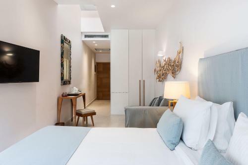 Avra Apartments Venetian Harbour