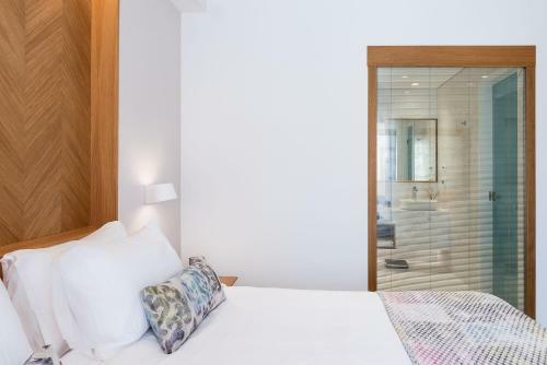 Avra Apartments Venetian Harbour