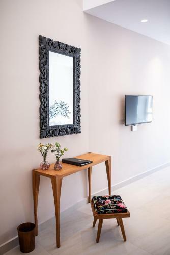 Avra Apartments Venetian Harbour