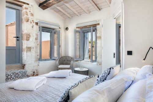 Hostal Aoria Estate Old Port