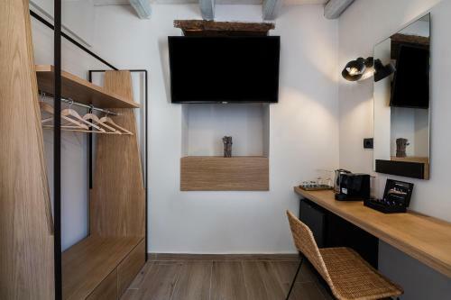 Hostal Aoria Estate Old Port