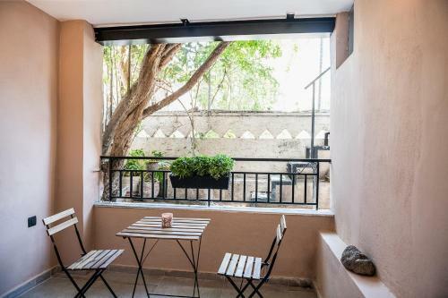 Hostal Aoria Estate Old Port