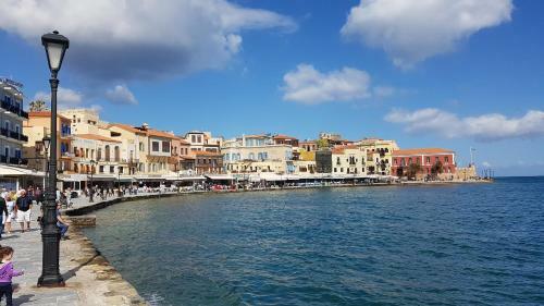 Hostal Aoria Estate Old Port