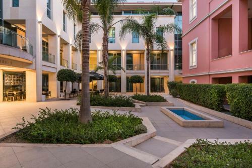 Trianon Luxury Apartments & Suites