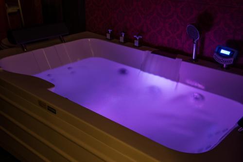 Evgenia?s Deluxe Apartment With Pool