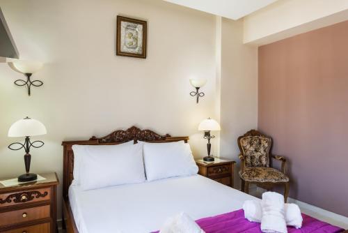 Evgenia?s Deluxe Apartment With Pool