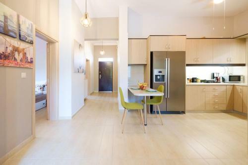 Stylish Home With Terrace & Parking