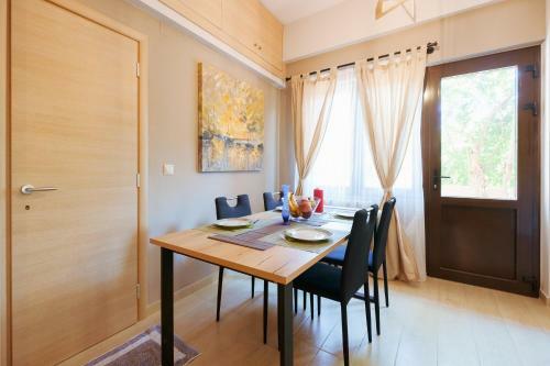 Stylish Home With Terrace & Parking