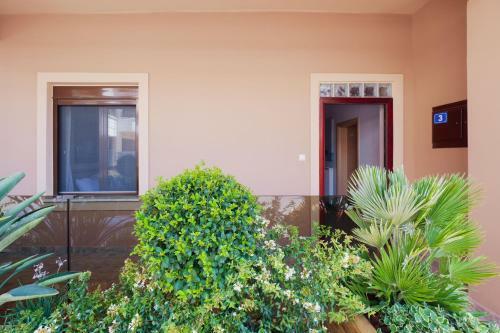 Stylish Home With Terrace & Parking