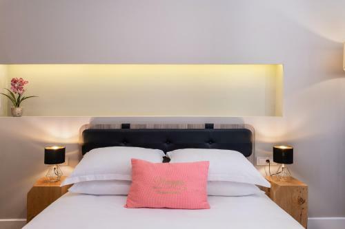 Hostal Viaggio Elegant Rooms