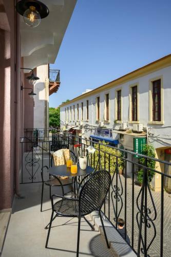 Minaret Suites And Apartments