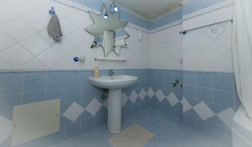 Yanni's Shared House-budget Accommodations