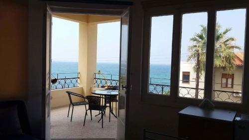 Honolulu Beach Apartments