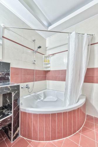 Majestic Hotel & Spa